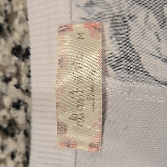 ALTAR'D STATE LONG SLEEVE KNOTTED FLORAL TOP. SIZE MEDIUM. - Picture 3 of 8